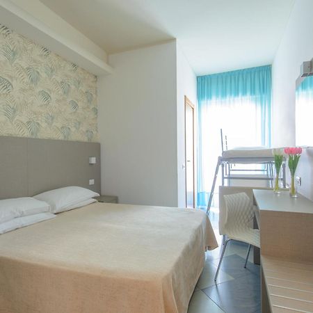 Hotel Christian Rimini Buitenkant foto