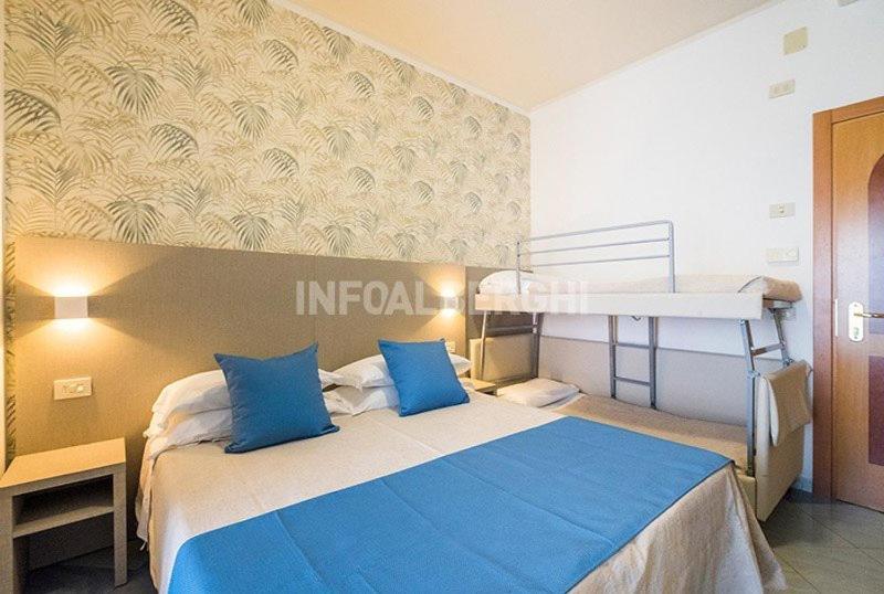Hotel Christian Rimini Buitenkant foto