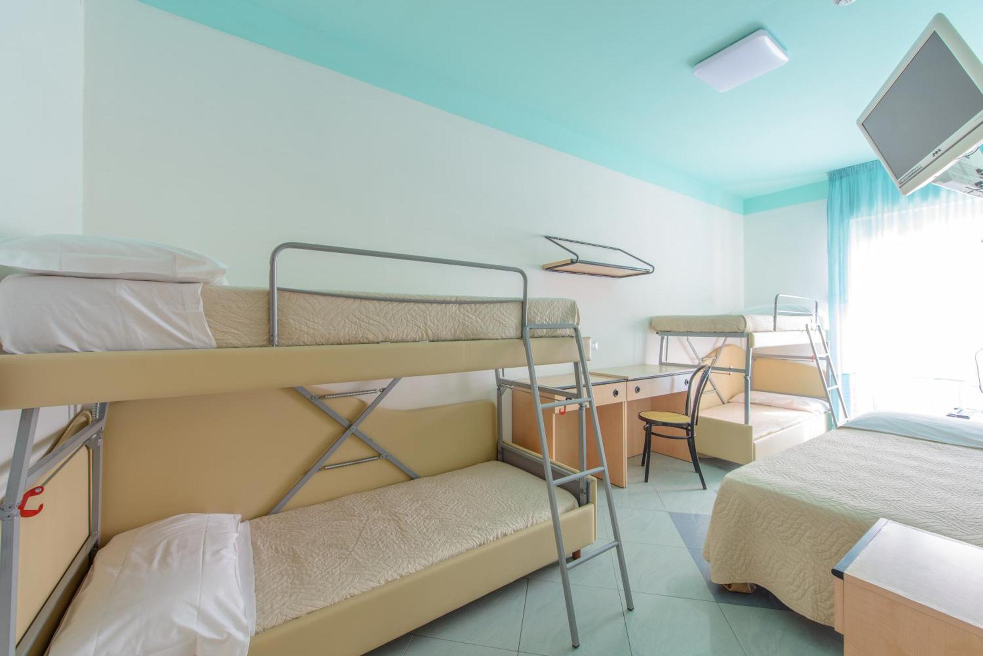 Hotel Christian Rimini Buitenkant foto