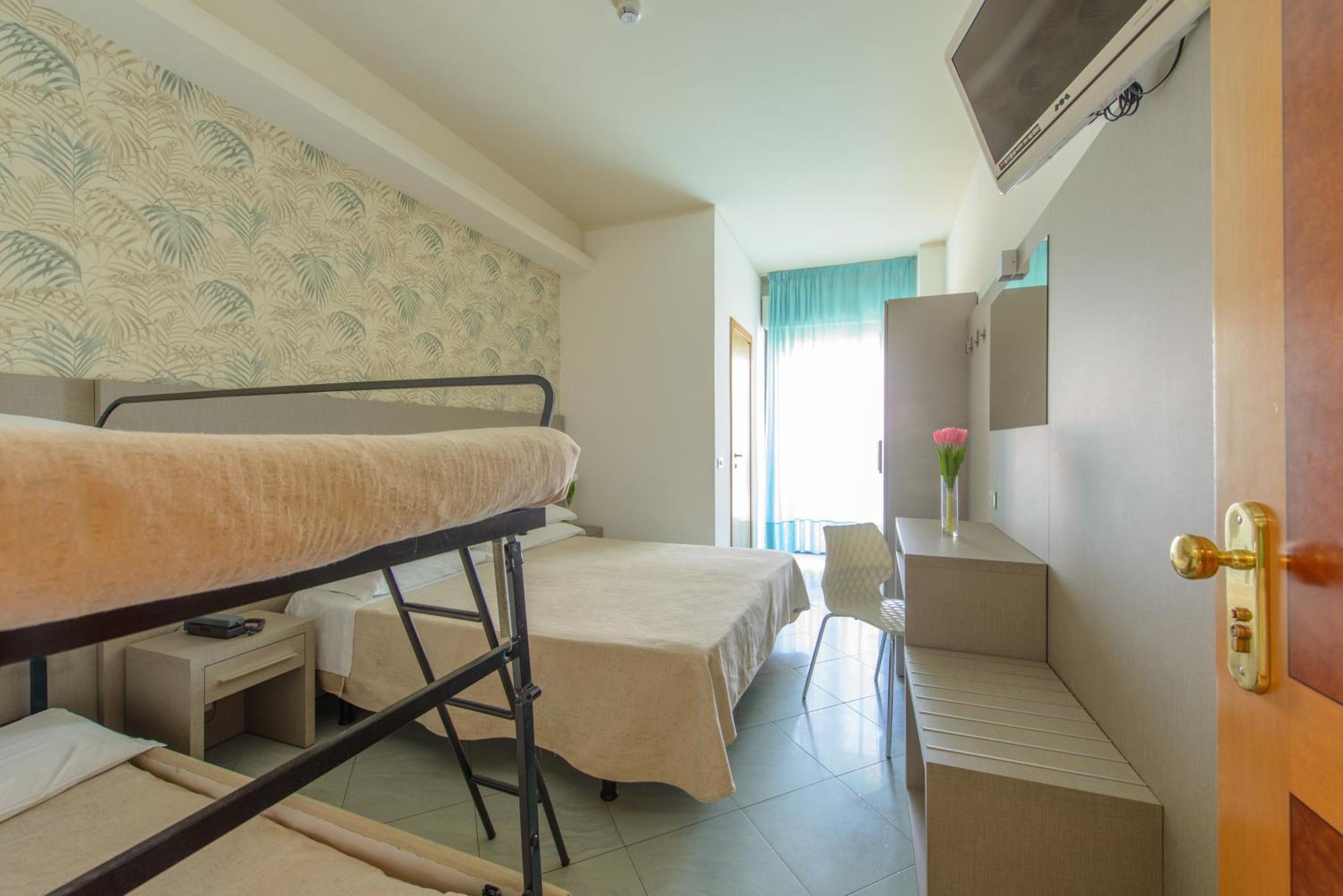 Hotel Christian Rimini Buitenkant foto