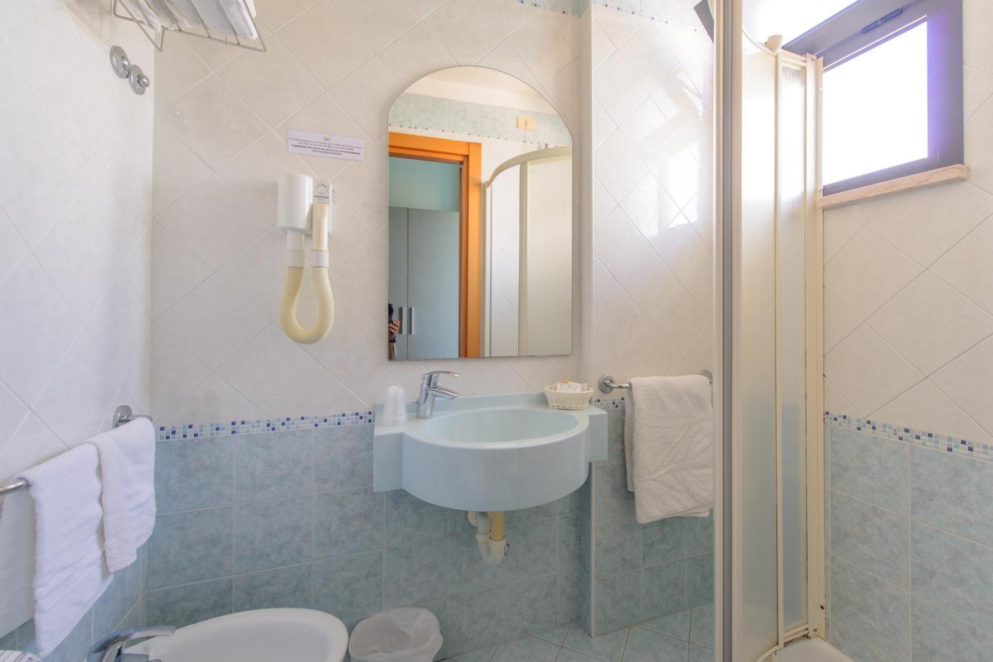 Hotel Christian Rimini Buitenkant foto