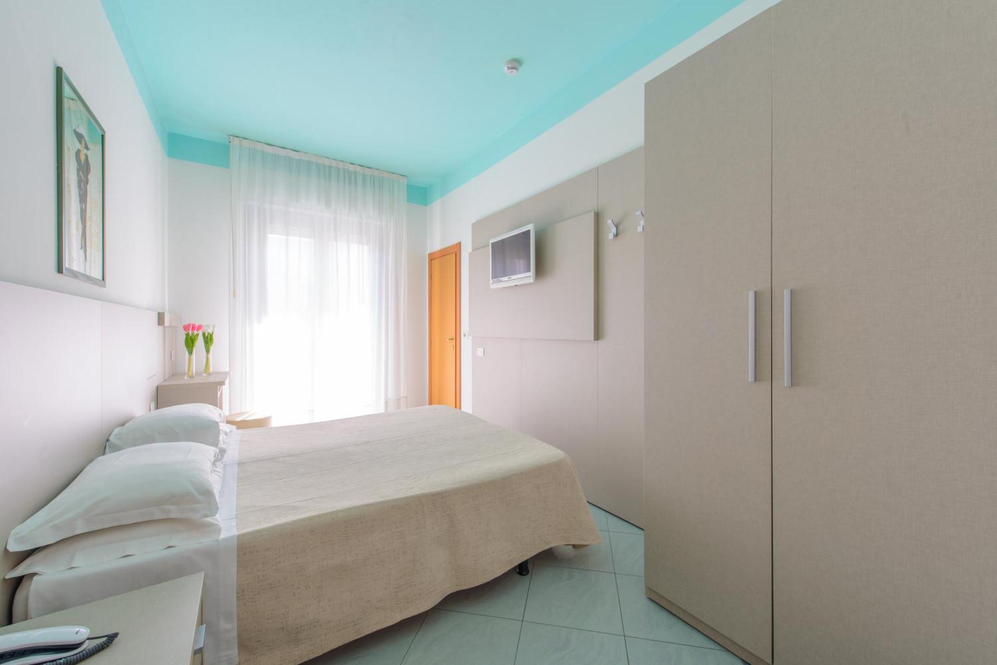 Hotel Christian Rimini Buitenkant foto
